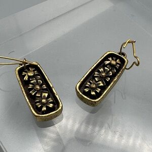 Vintage donley signed flower earrings